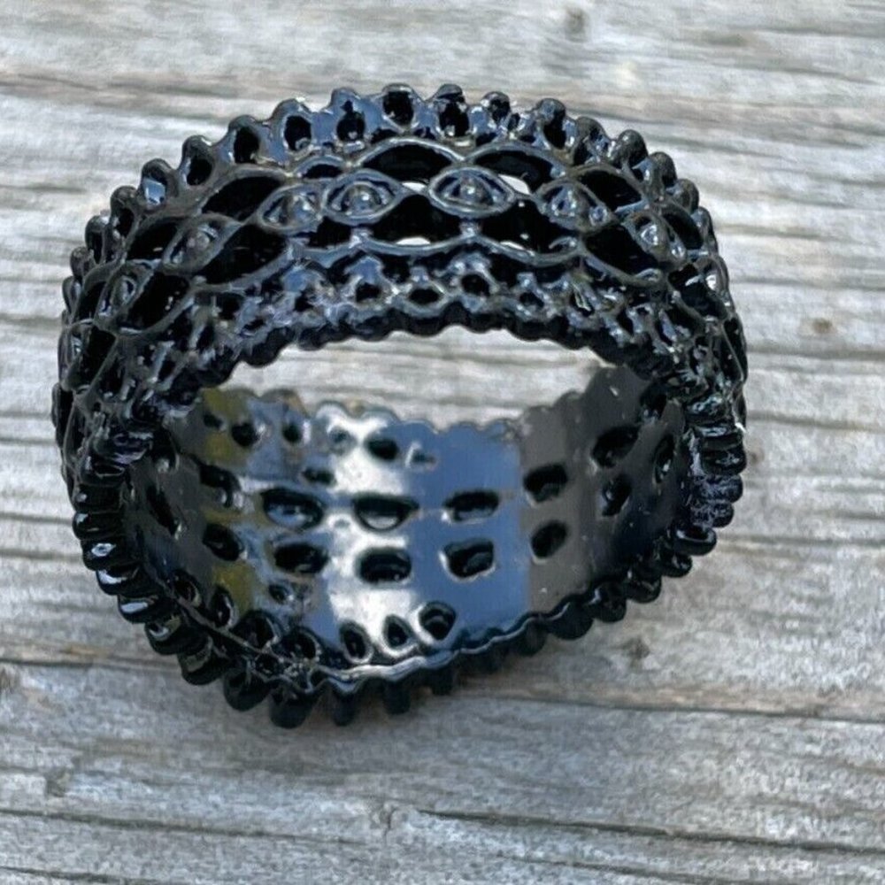 Women Ring Fashion Black Tone Finger Band Crystal Accent Fancy Ring Size 7 - Picture 2 of 12